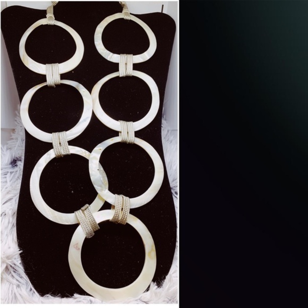 Shield rings statement necklace